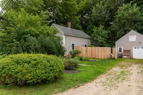 396 South Road Brentwood NH 03833