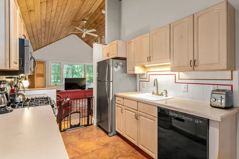 396 South Road Brentwood NH 03833