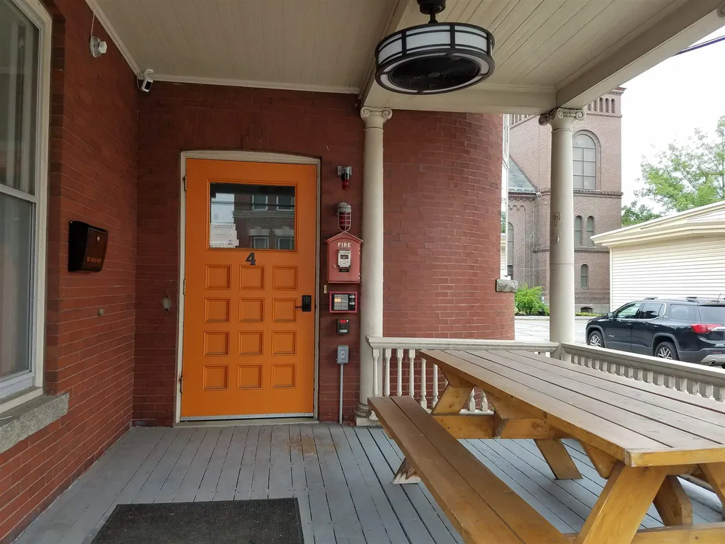 4 S State Street Concord NH 03301