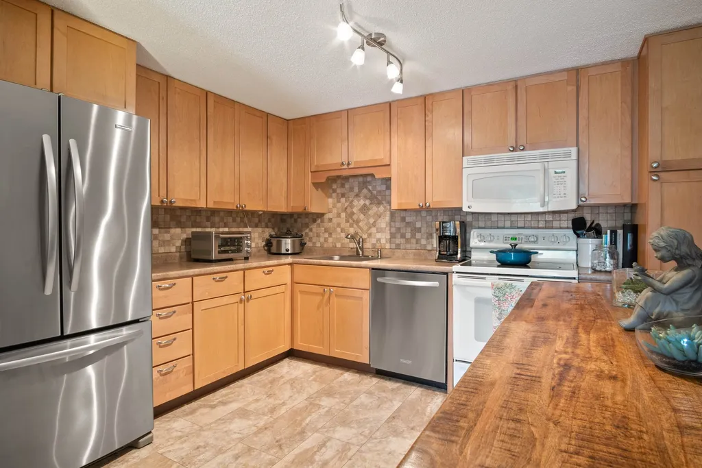 1305 White Cedar Boulevard Portsmouth NH 03801