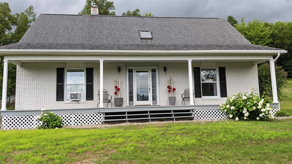 12 Mollybrook Drive Stark NH 03582