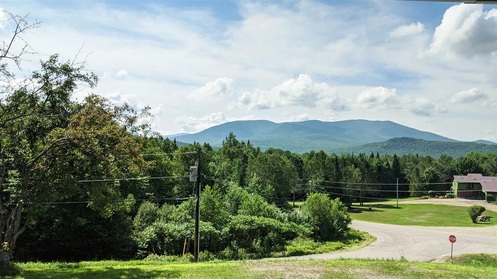 12 Mollybrook Drive Stark NH 03582