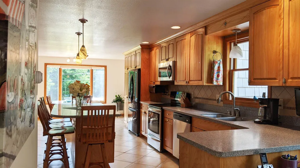 12 Mollybrook Drive Stark NH 03582