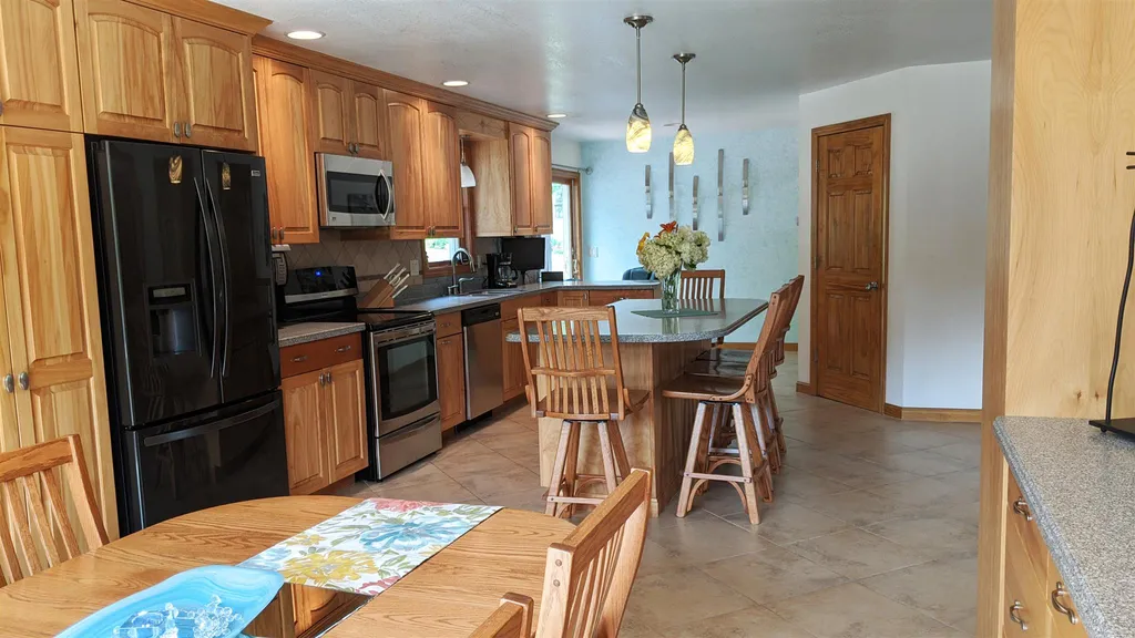 12 Mollybrook Drive Stark NH 03582