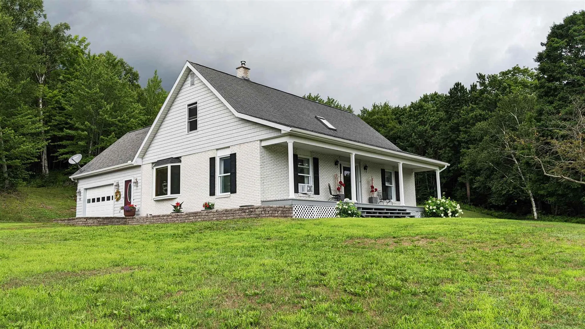 12 Mollybrook Drive Stark NH 03582