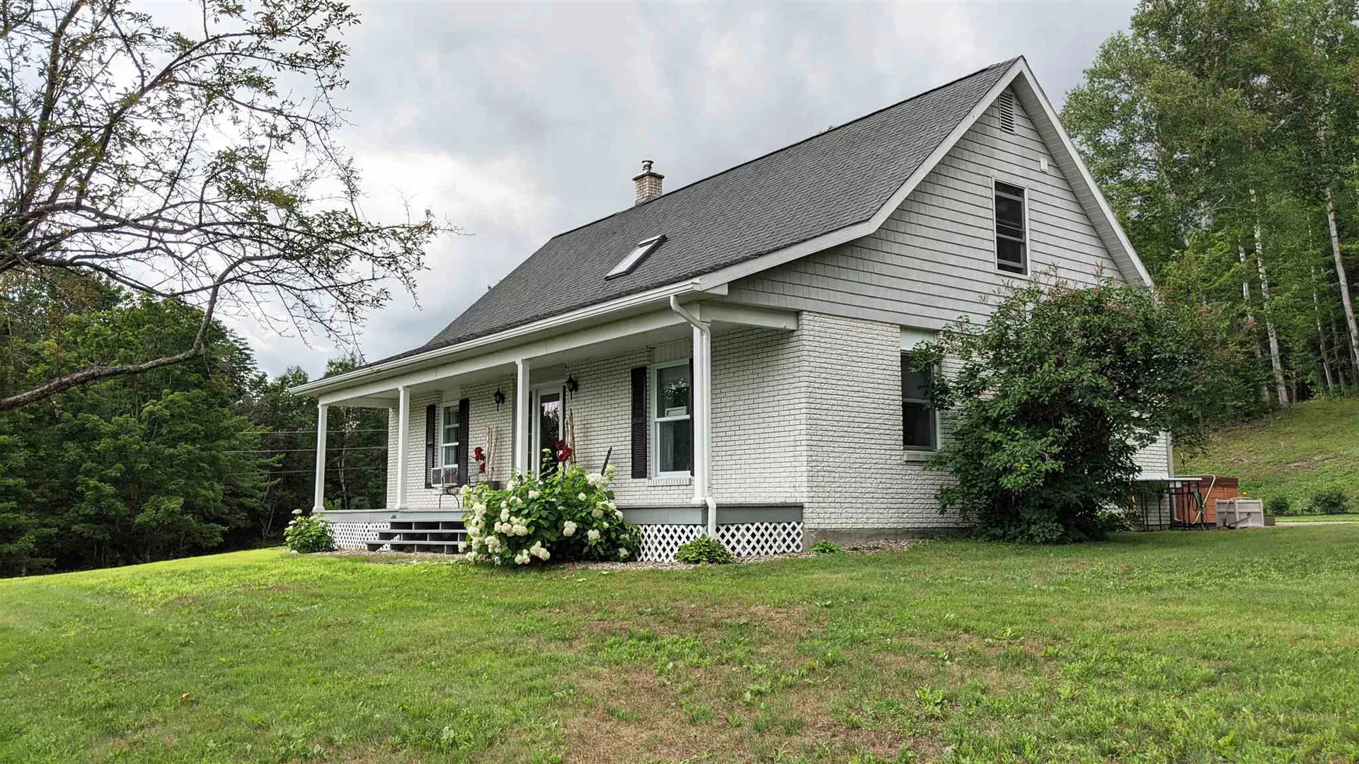 12 Mollybrook Drive Stark NH 03582