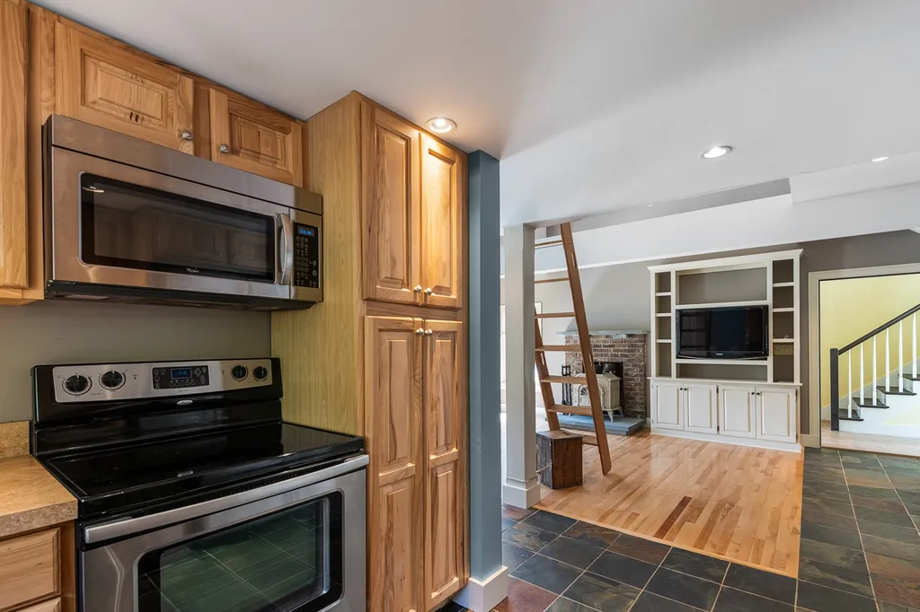 1005 Lake Avenue Sunapee NH 03751