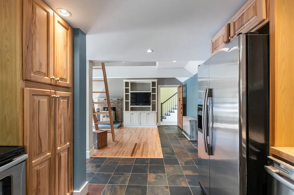 1005 Lake Avenue Sunapee NH 03751