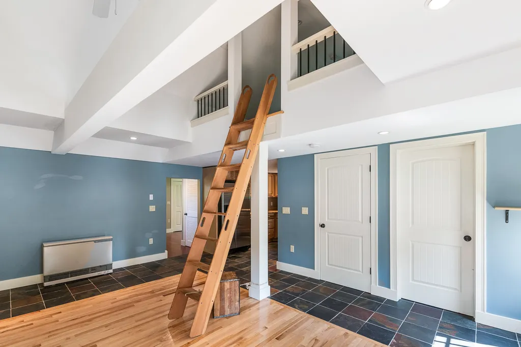1005 Lake Avenue Sunapee NH 03751