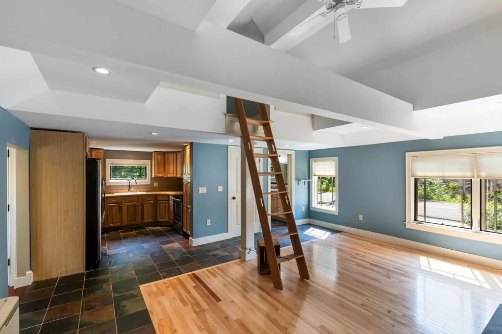 1005 Lake Avenue Sunapee NH 03751