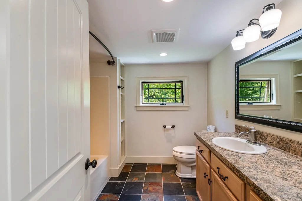1005 Lake Avenue Sunapee NH 03751