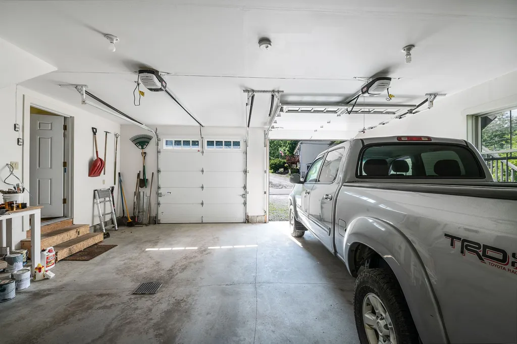 1005 Lake Avenue Sunapee NH 03751