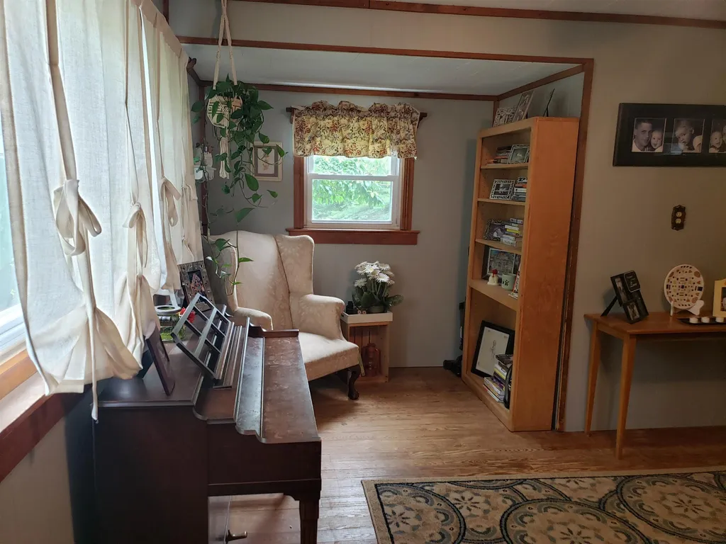 12 Bow Street Pittsfield NH 03263