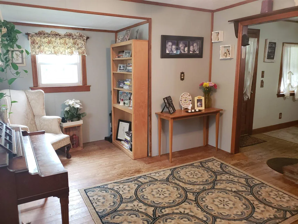 12 Bow Street Pittsfield NH 03263