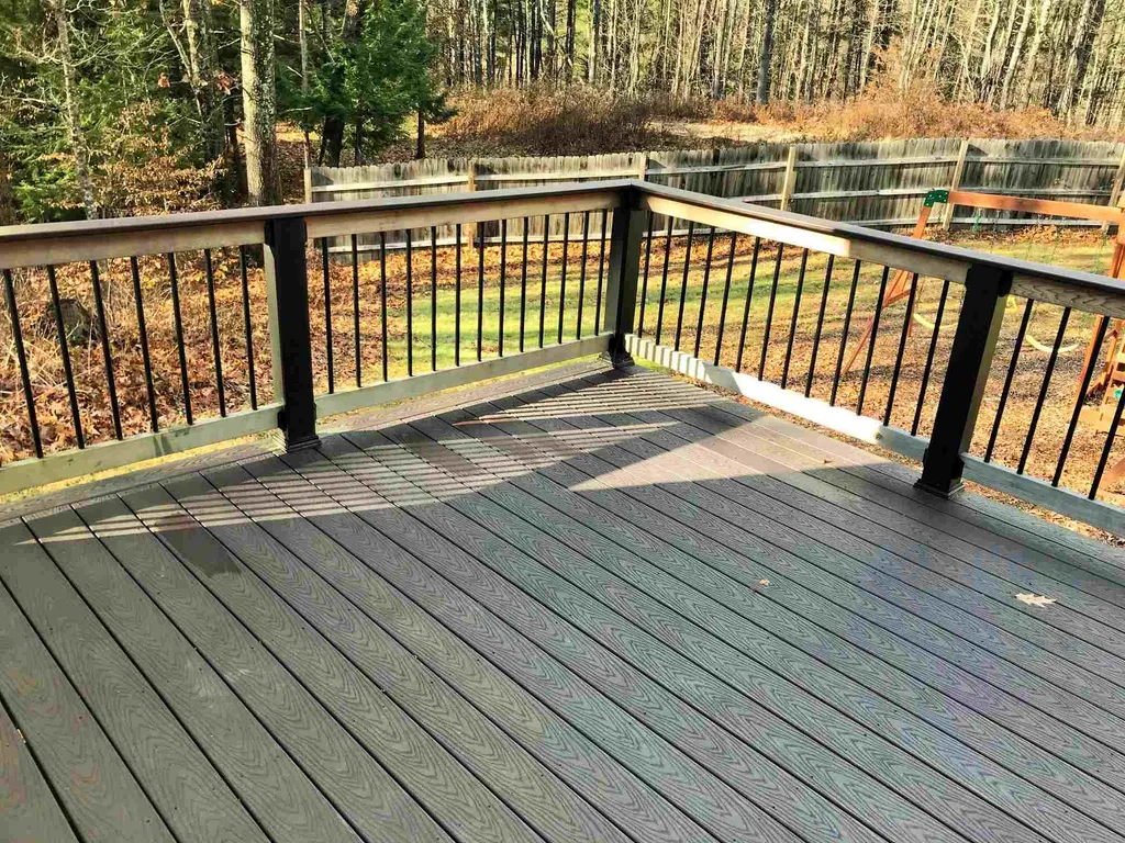 13 Longmarsh Road Durham NH 03824