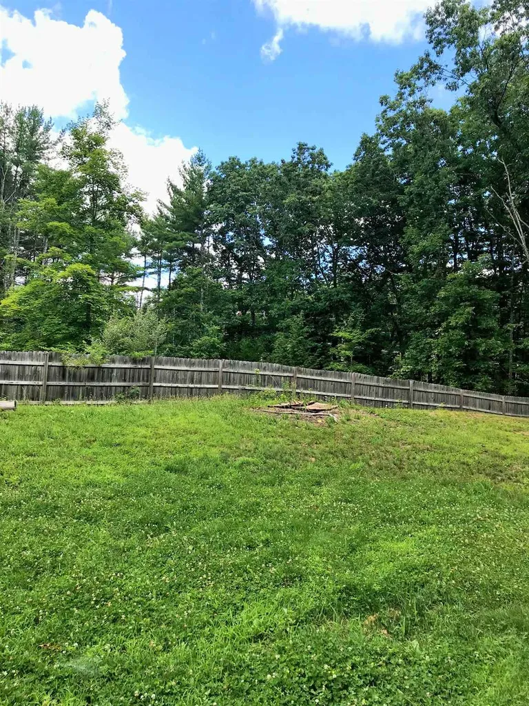 13 Longmarsh Road Durham NH 03824