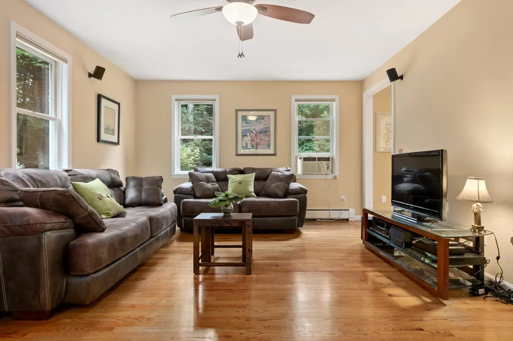85 Dudley Road Brentwood NH 03833