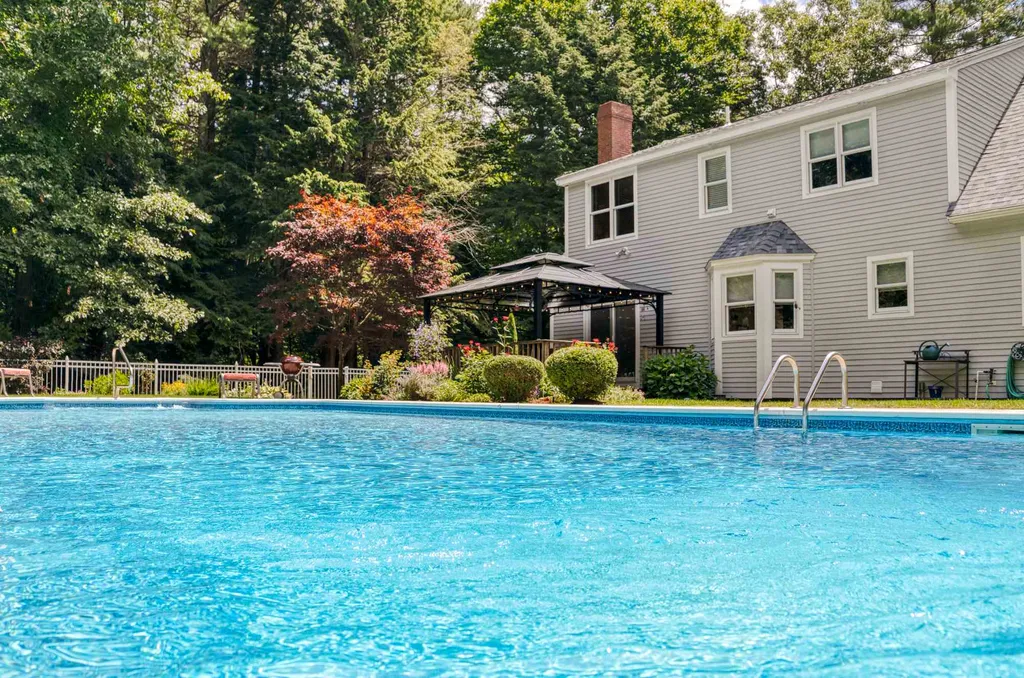 85 Dudley Road Brentwood NH 03833