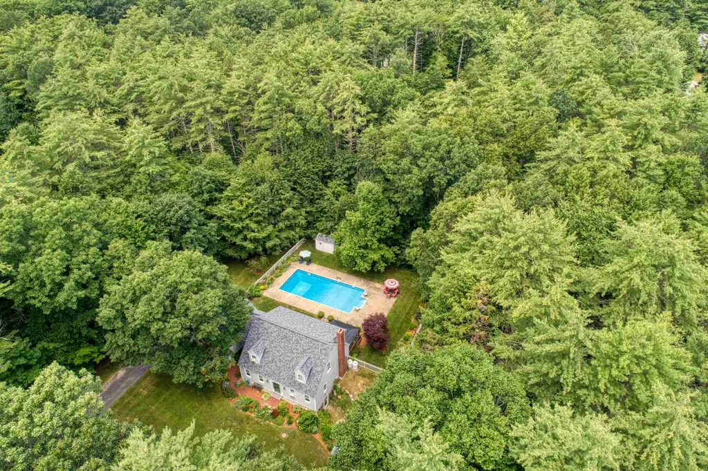 85 Dudley Road Brentwood NH 03833