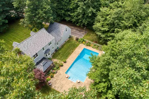 85 Dudley Road Brentwood NH 03833