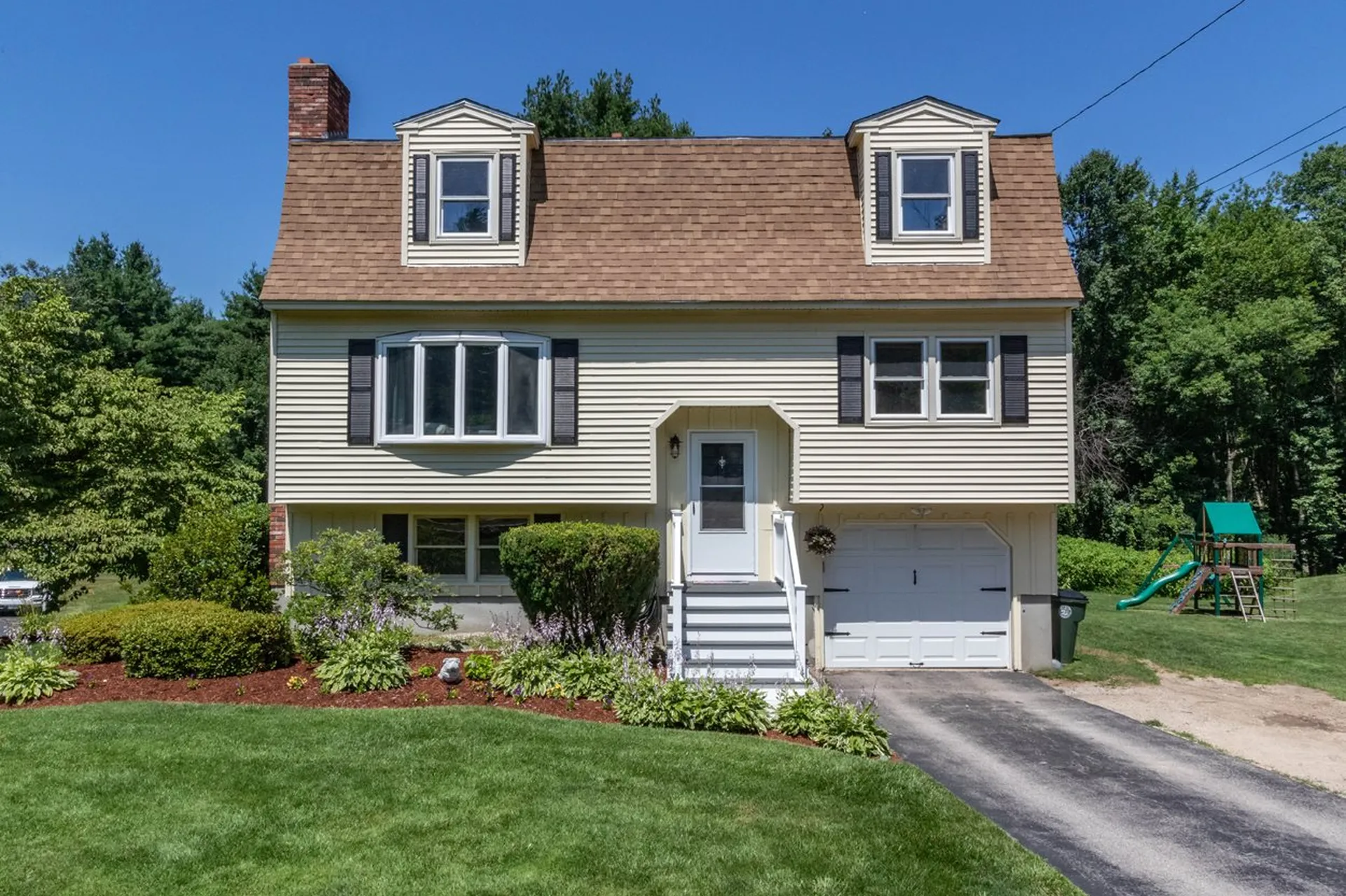 296 Hermit Road Manchester NH 03109