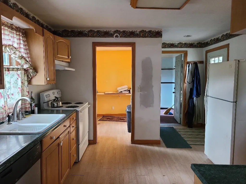 6 Gordon Avenue Gorham NH 03581
