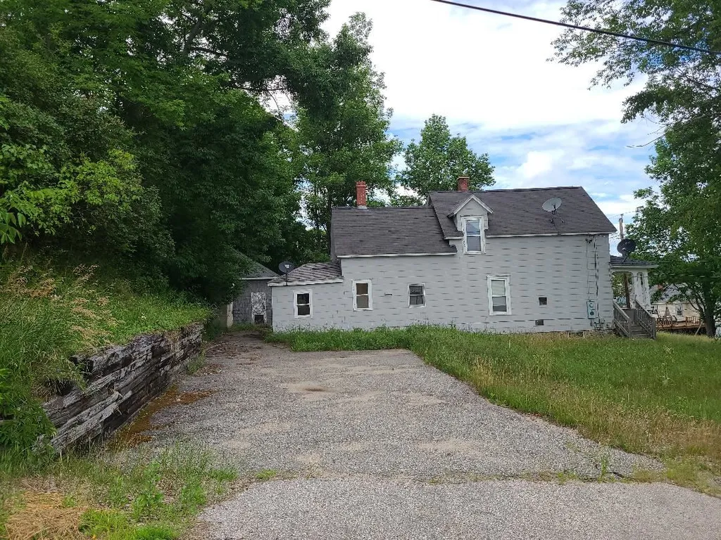 6 Gordon Avenue Gorham NH 03581