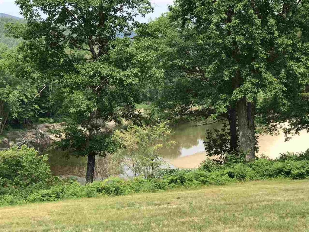22 Circle Drive Ashland NH 03217