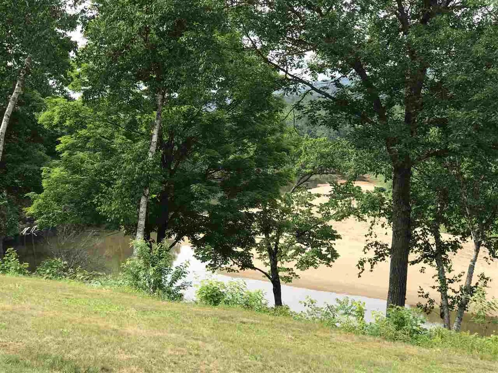 22 Circle Drive Ashland NH 03217