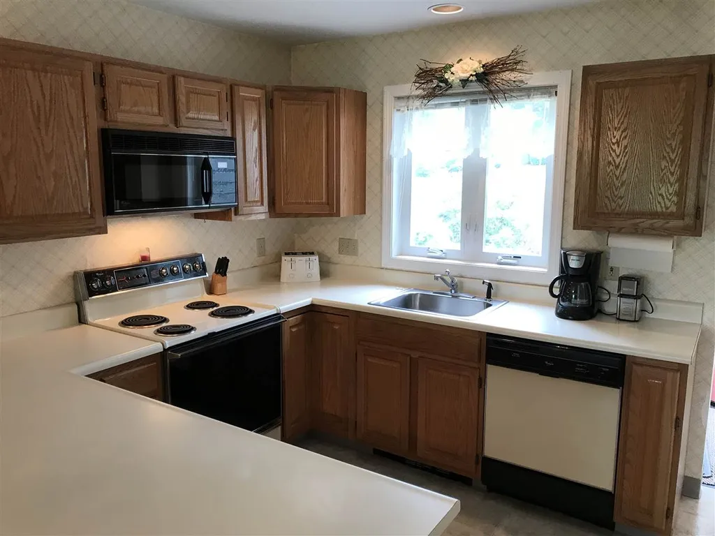 22 Circle Drive Ashland NH 03217