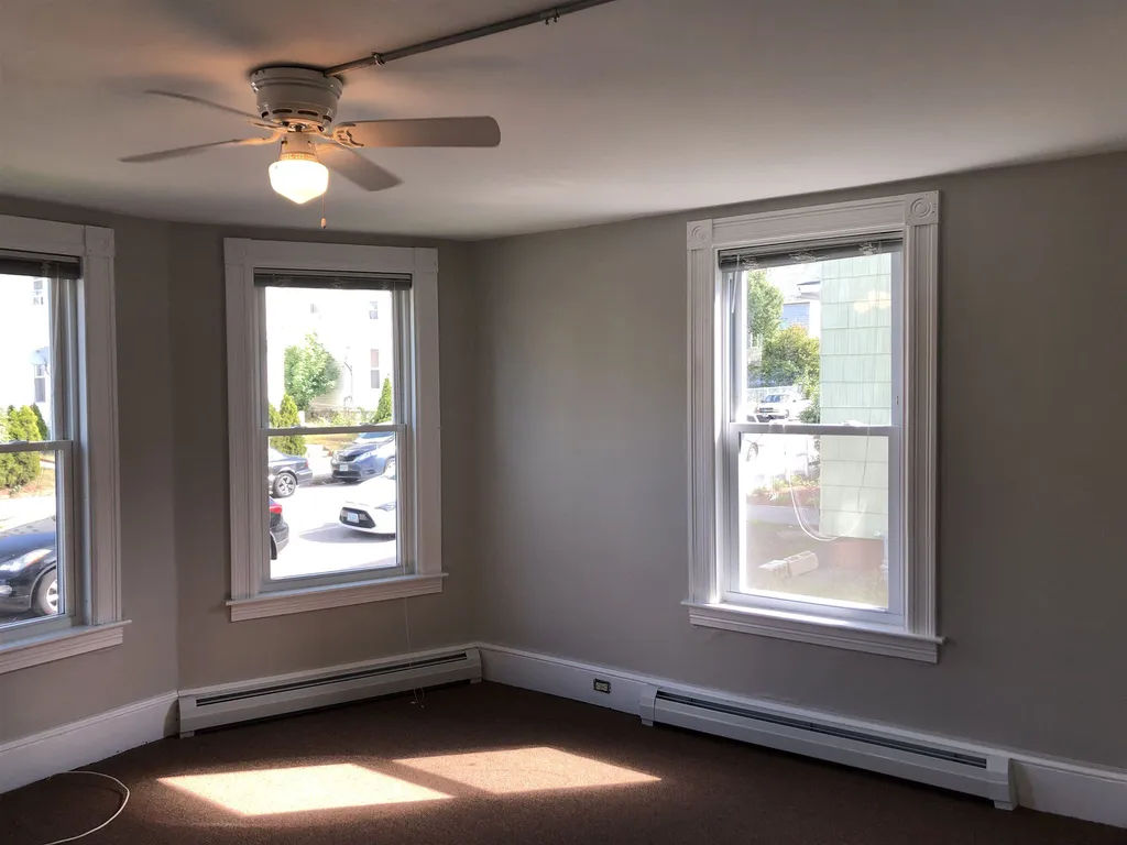 359 Lake Avenue Manchester NH 03103