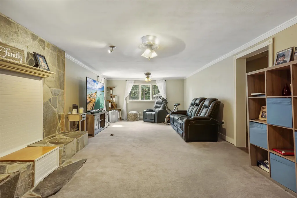 14 Hoyt Street Merrimack NH 03054