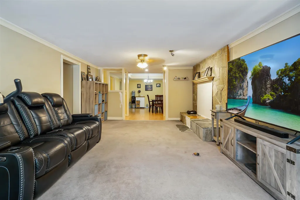 14 Hoyt Street Merrimack NH 03054