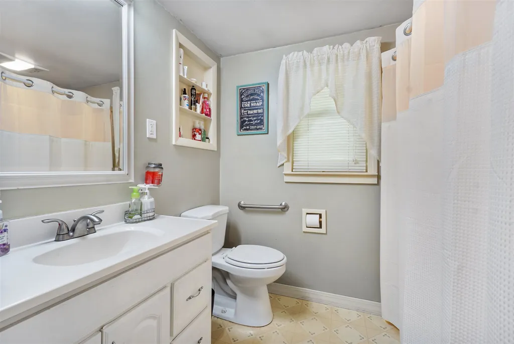 14 Hoyt Street Merrimack NH 03054