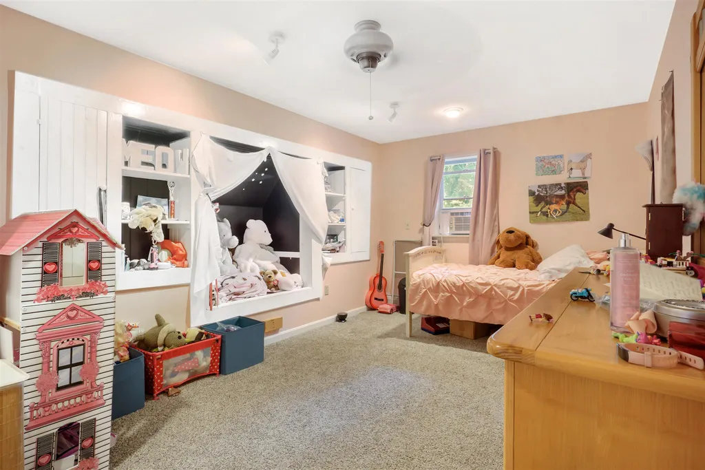 14 Hoyt Street Merrimack NH 03054