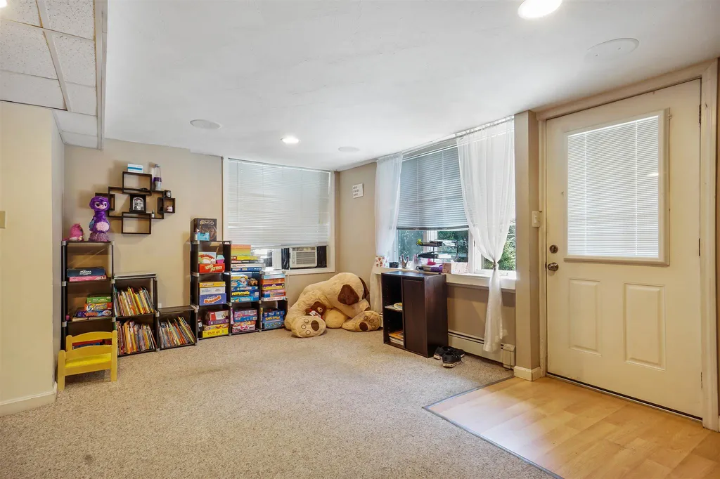 14 Hoyt Street Merrimack NH 03054