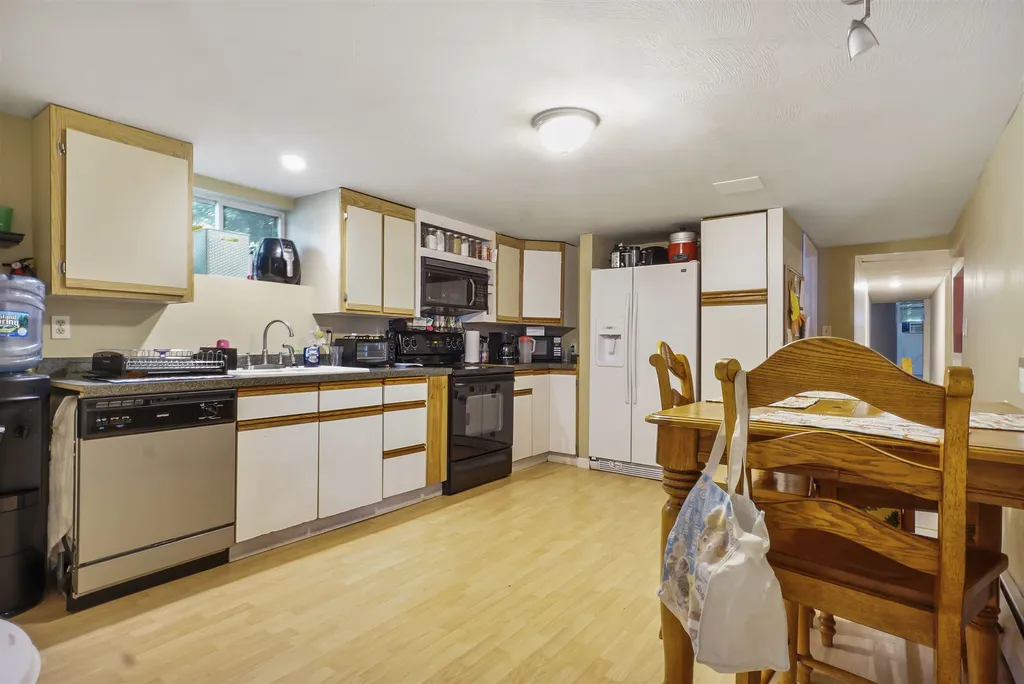 14 Hoyt Street Merrimack NH 03054
