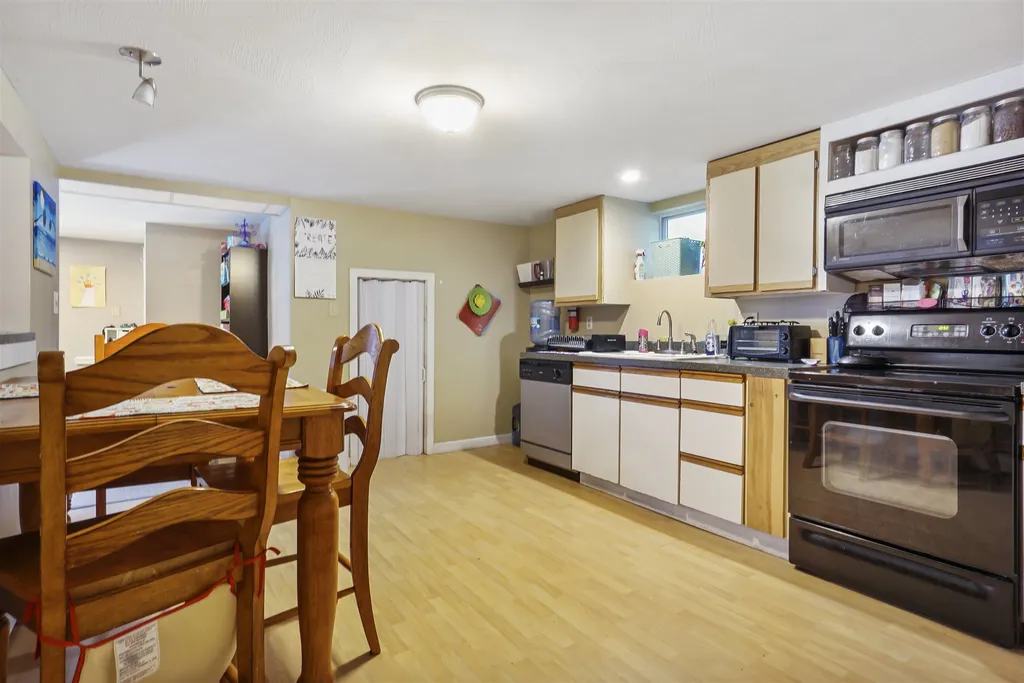 14 Hoyt Street Merrimack NH 03054