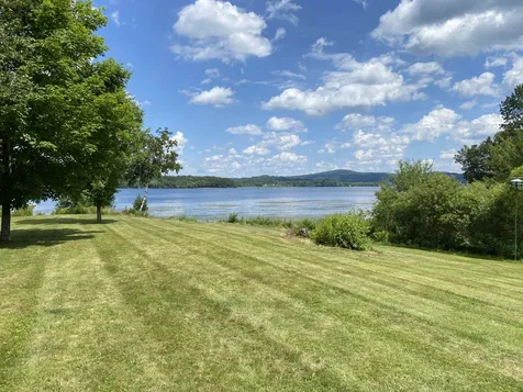 160 Willow Lane Newport City VT 05855