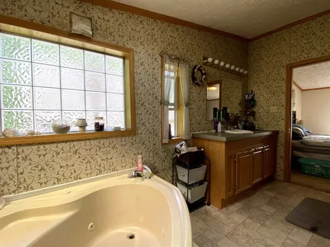 18 James Way Grafton NH 03240