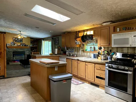 18 James Way Grafton NH 03240
