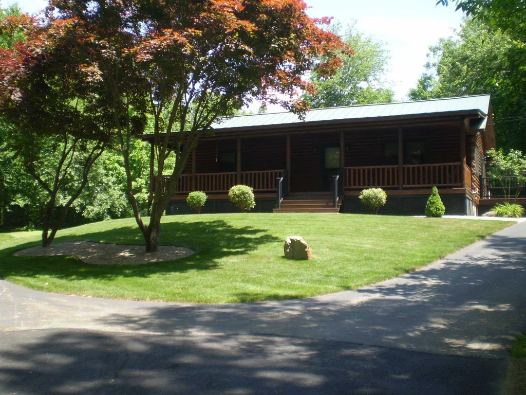15 Whippoorwill Lane Bedford NH 03110