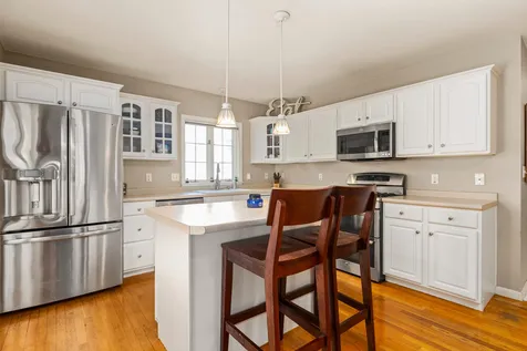 8 Wyndbrook Circle Exeter NH 03833