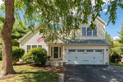 8 Wyndbrook Circle Exeter NH 03833