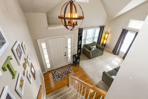 8 Wyndbrook Circle Exeter NH 03833