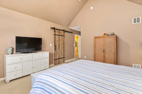 8 Wyndbrook Circle Exeter NH 03833