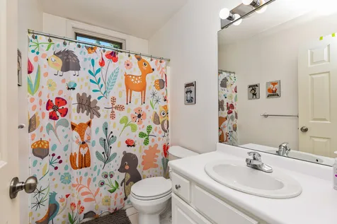 8 Wyndbrook Circle Exeter NH 03833