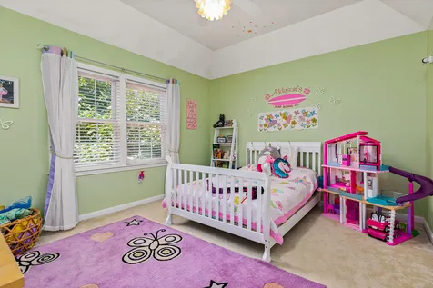 8 Wyndbrook Circle Exeter NH 03833