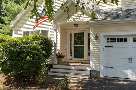 8 Wyndbrook Circle Exeter NH 03833