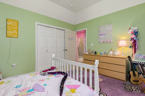 8 Wyndbrook Circle Exeter NH 03833